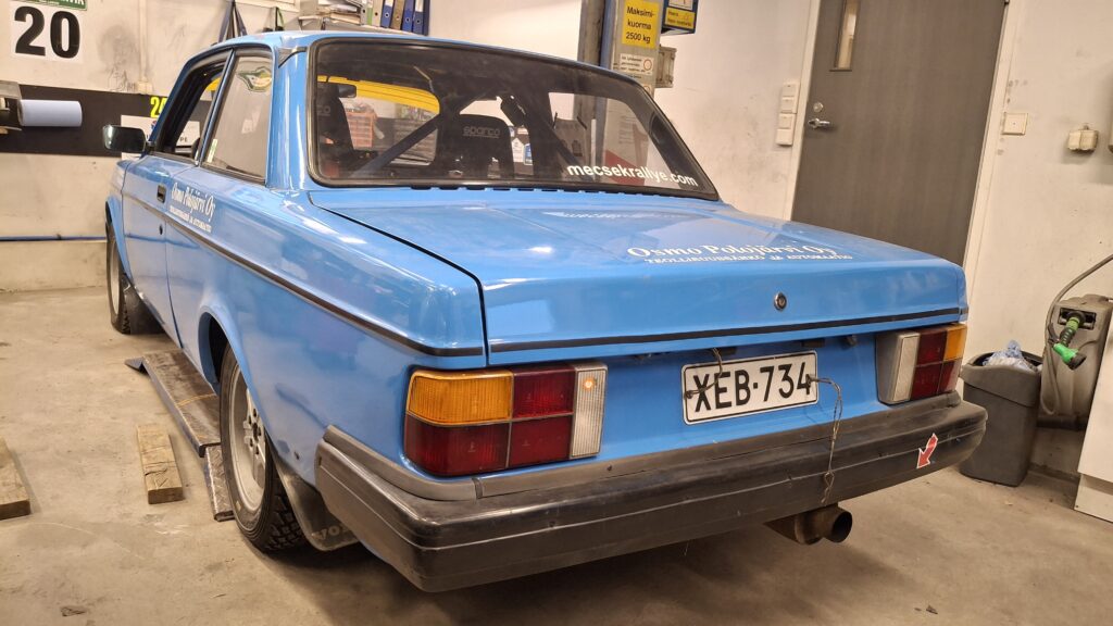 Volvo 242 Rally Car