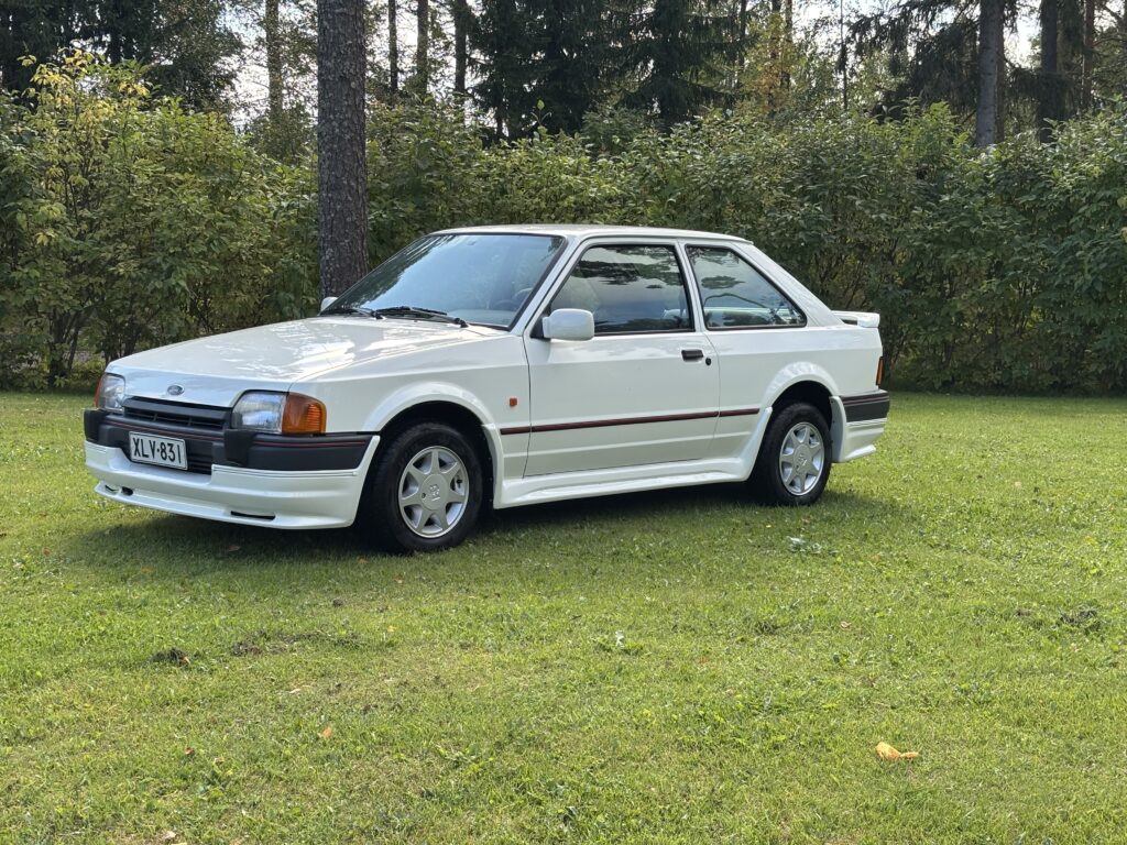 Ford Escort 1.6 White