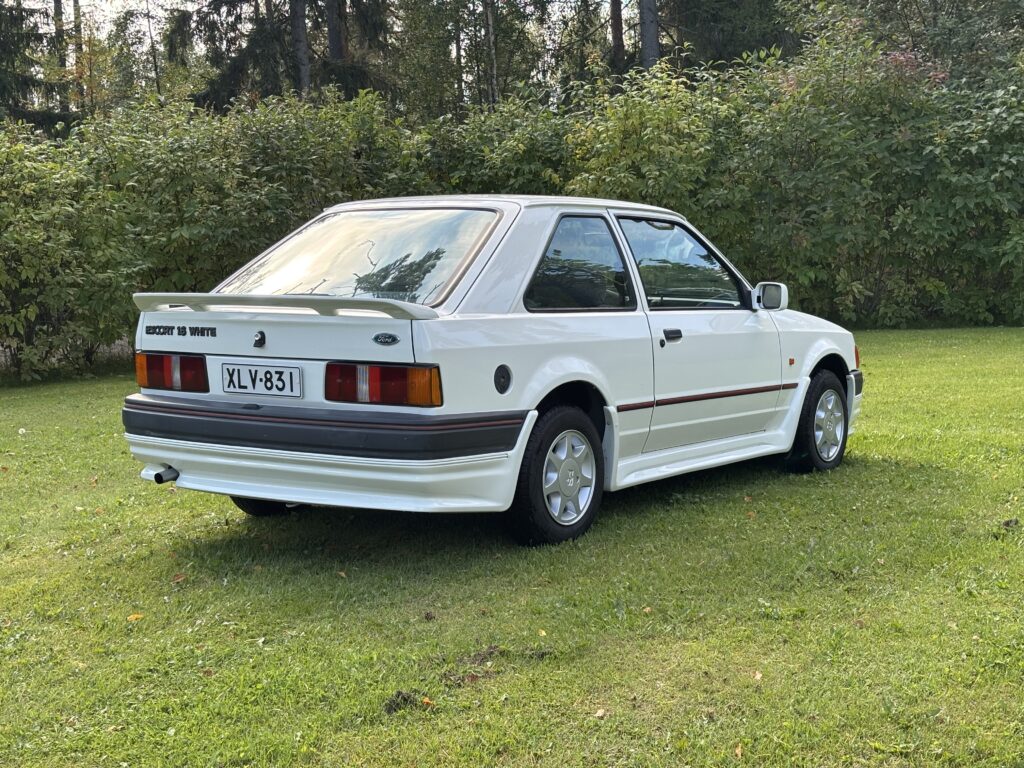 Ford Escort 1.6 White