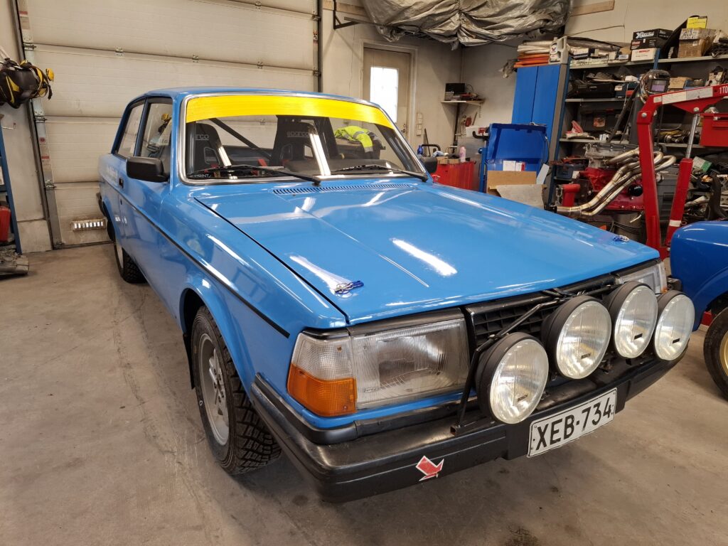 Volvo 242 Rally Car