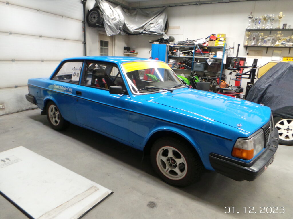 Volvo 242 Rally Car