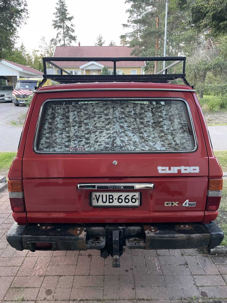 Toyota Land Cruiser HJ61