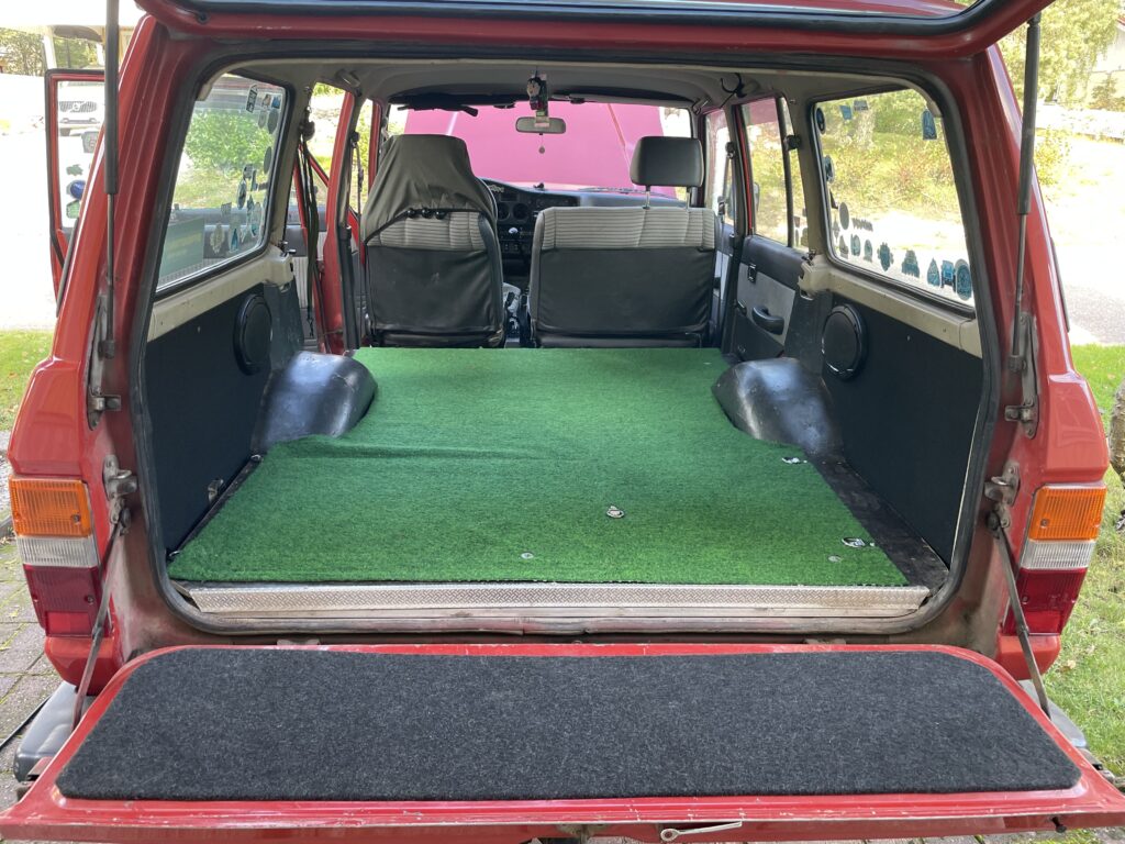 Toyota Land Cruiser HJ61