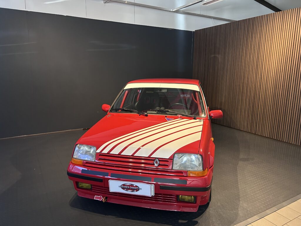 Renault 5 GT Turbo Race Car