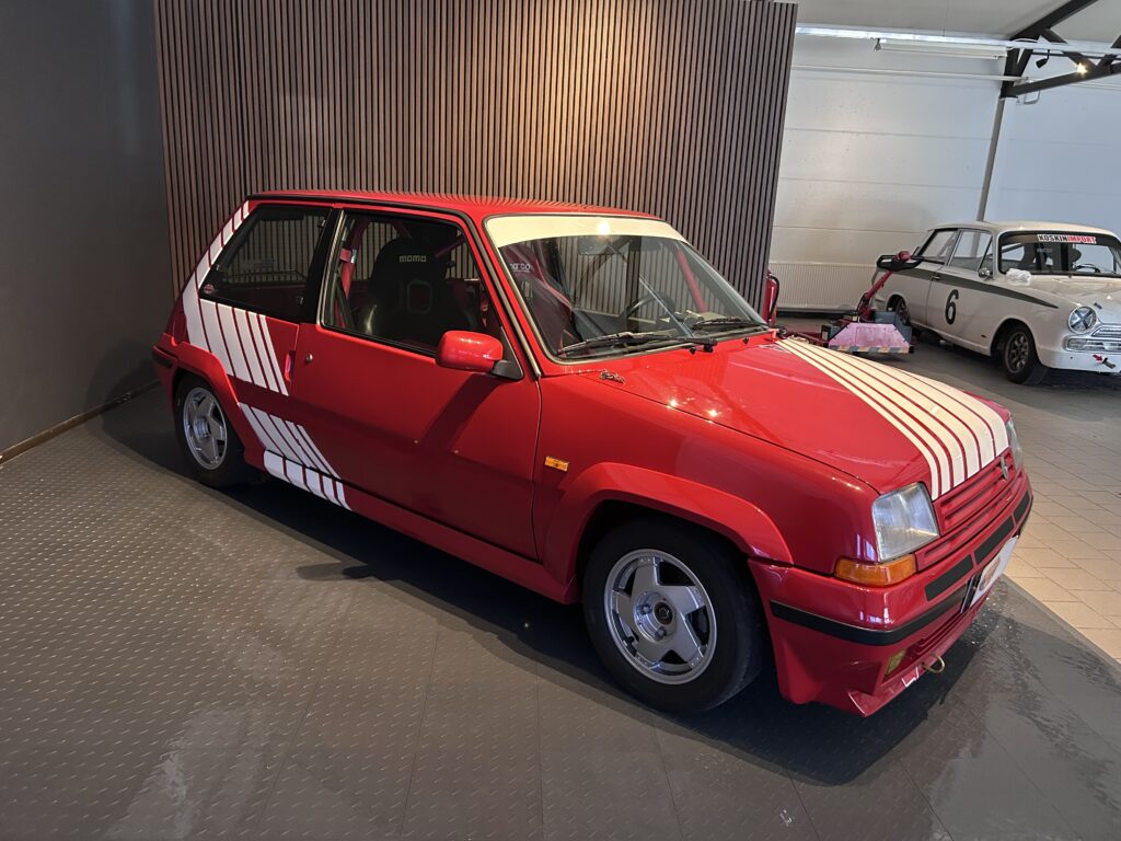 Renault 5 GT Turbo Race Car