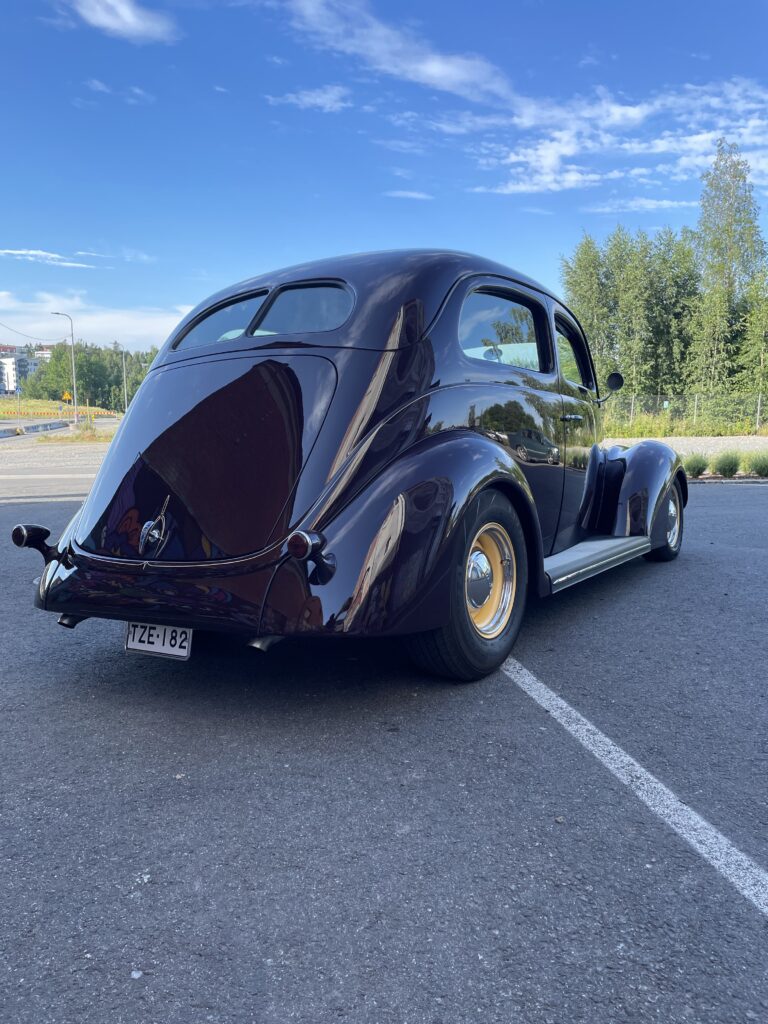 Ford Tudor Slantback
