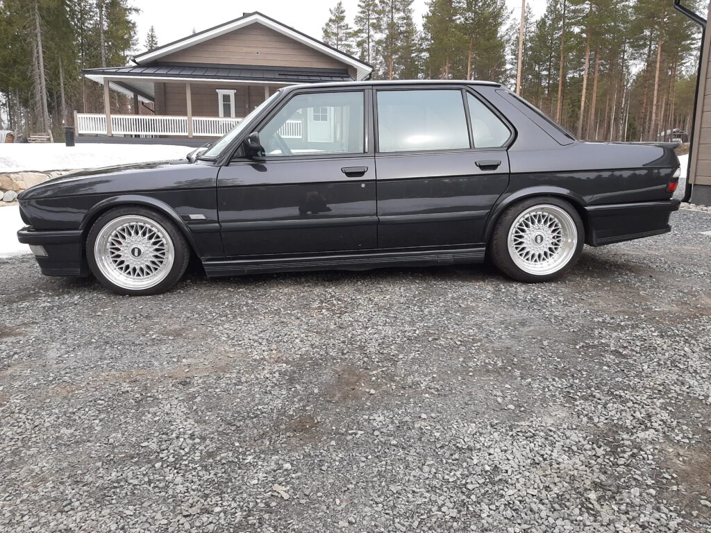 BMW E28 M535
