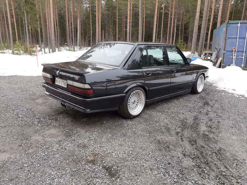 BMW E28 M535