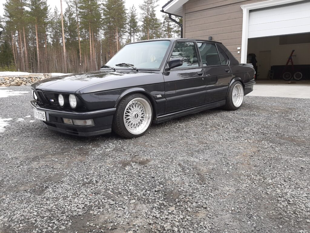BMW E28 M535