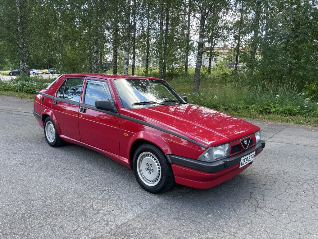 Alfa Romeo 75 2.0 Twin Spark
