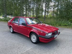 Alfa Romeo 75 2.0 Twin Spark