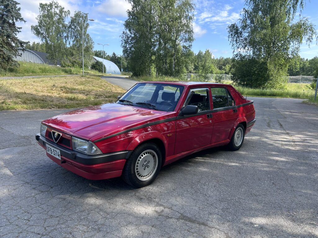 Alfa Romeo 75 2.0 Twin Spark