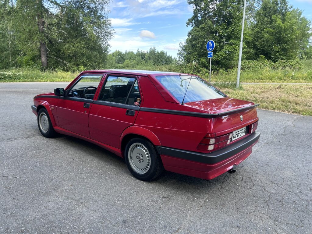 Alfa Romeo 75 2.0 Twin Spark
