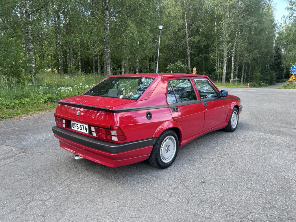 Alfa Romeo 75 2.0 Twin Spark