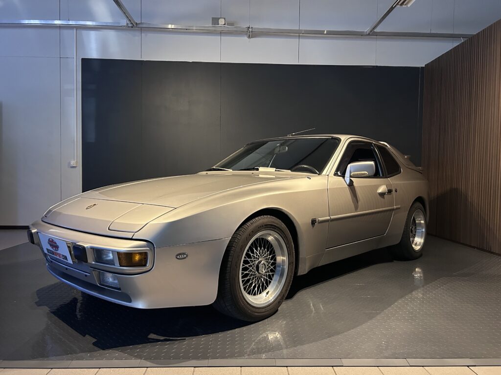 Porsche 944 2.5 Manual