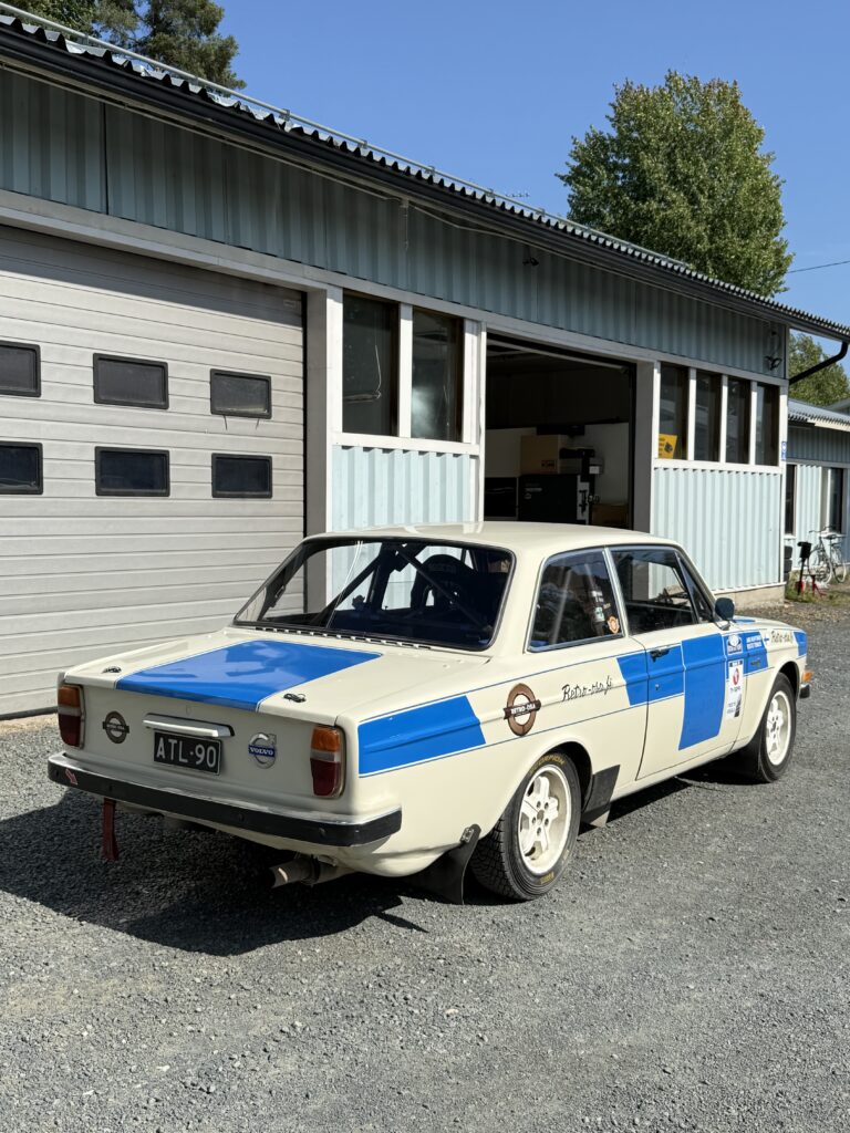Volvo 142S FIA Historic