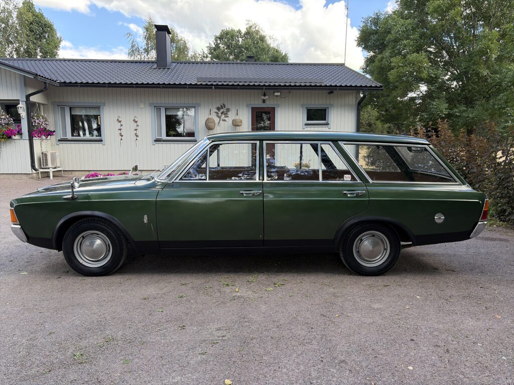 Ford 17M-2000S-36F VAN/2700