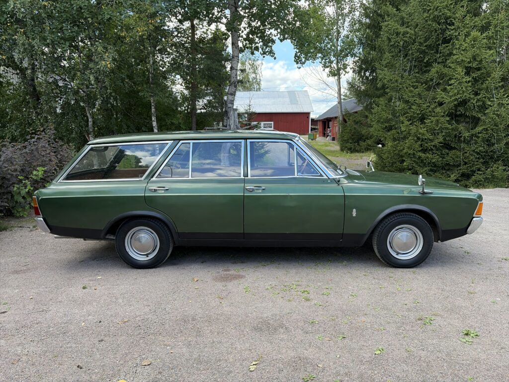 Ford 17M-2000S-36F VAN/2700