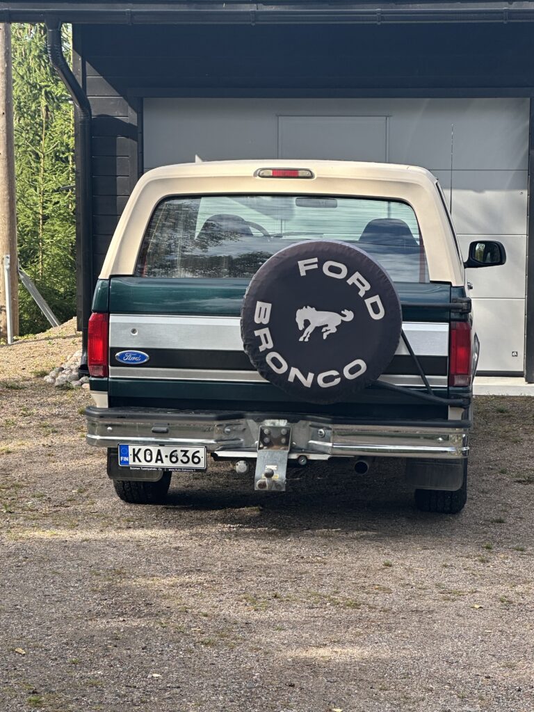 Ford Bronco 1992 - Eddie Bauer Edition