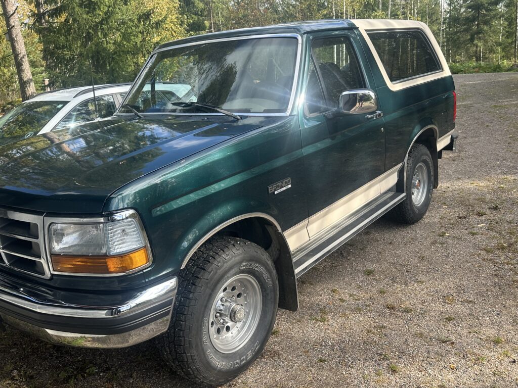 Ford Bronco 1992 - Eddie Bauer Edition