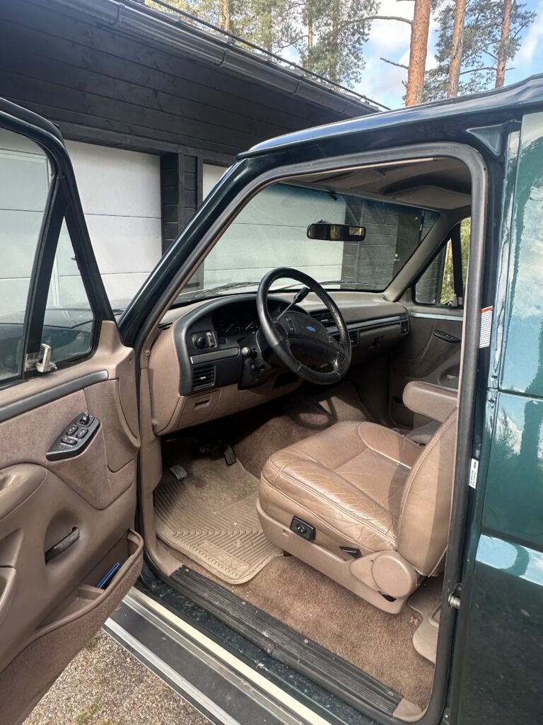 Ford Bronco 1992 - Eddie Bauer Edition