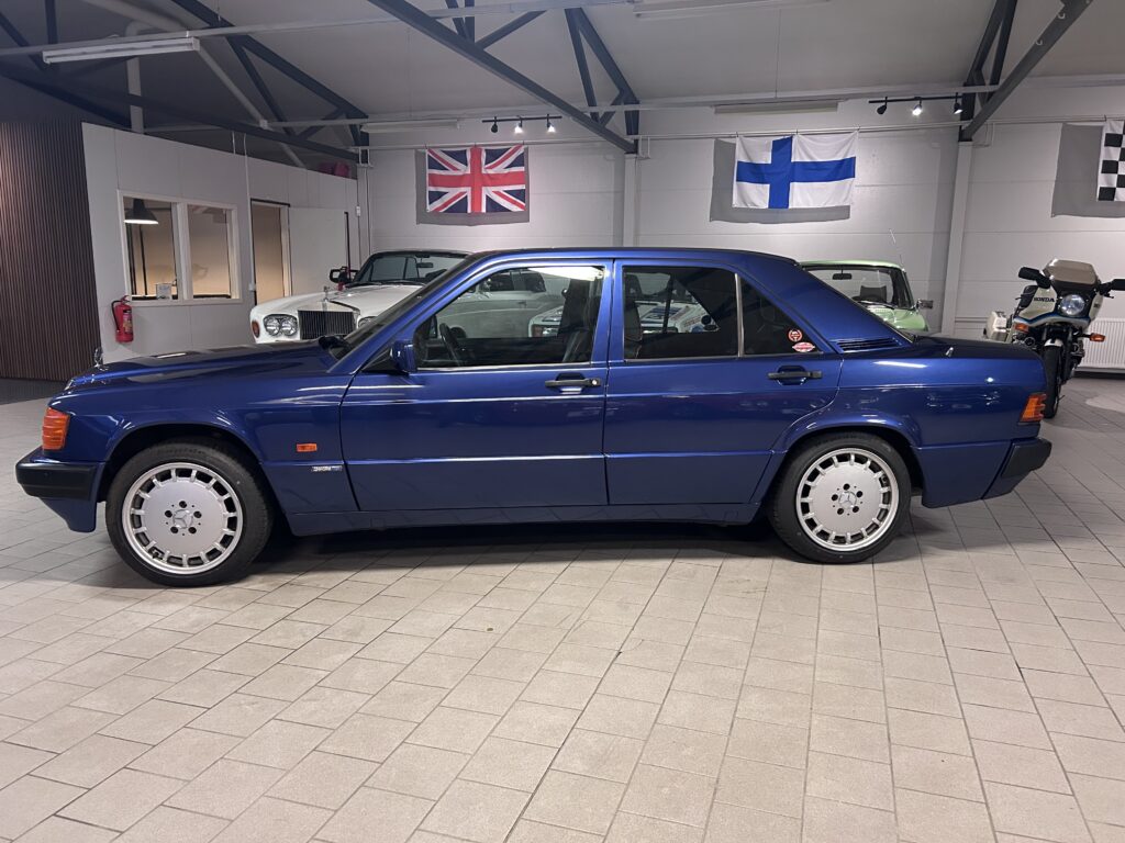 Mercedes-Benz W201 Azzuro
