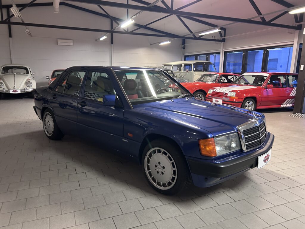 Mercedes-Benz W201 Azzuro