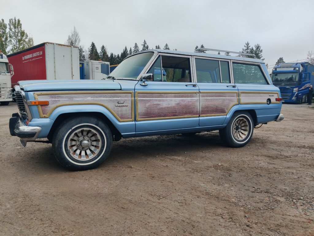 AMC Jeep Grand Wagoneer