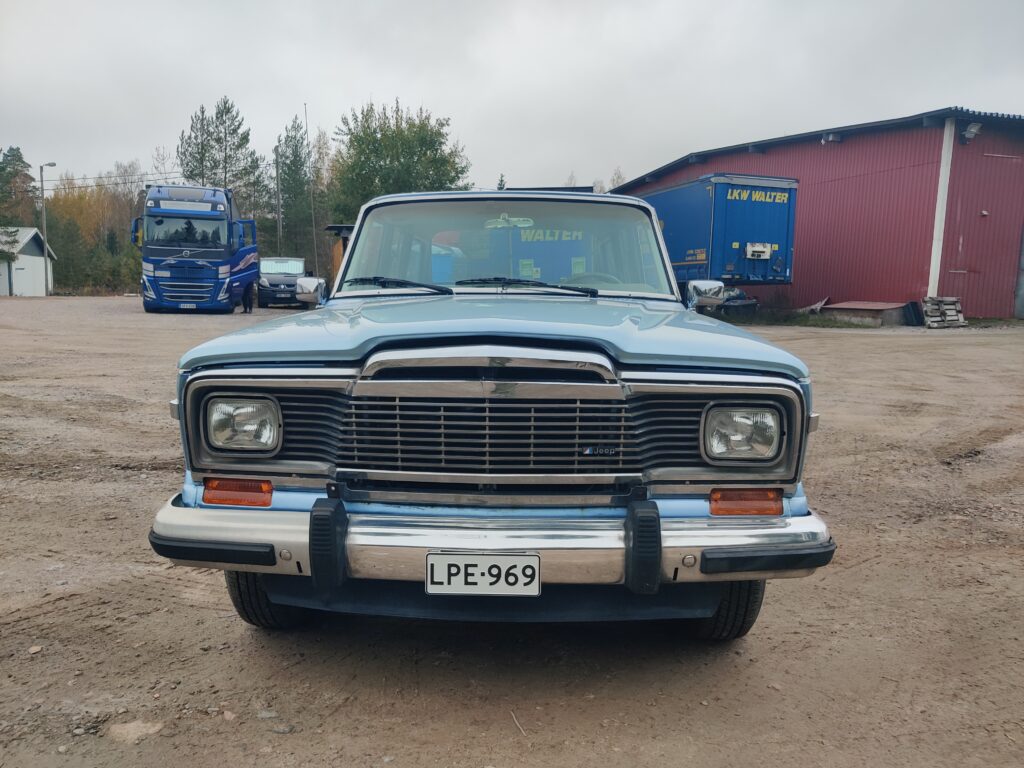 AMC Jeep Grand Wagoneer