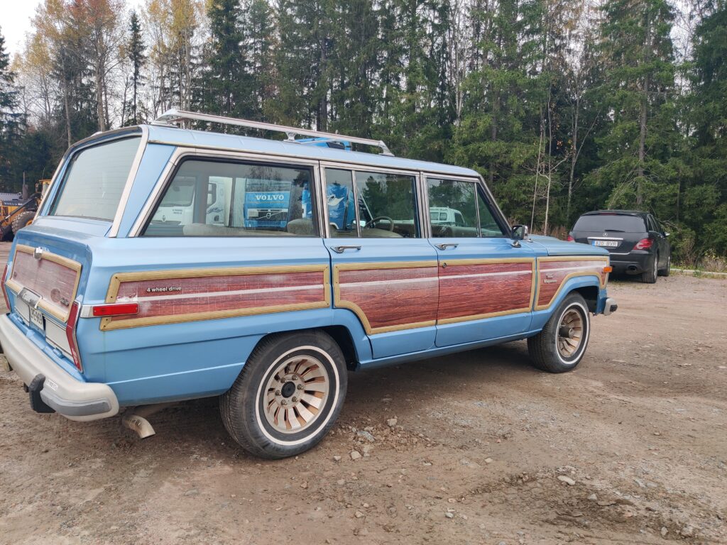 AMC Jeep Grand Wagoneer