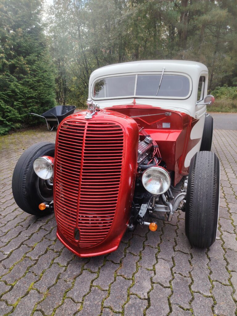 Ford F100 Custom Rod 1937