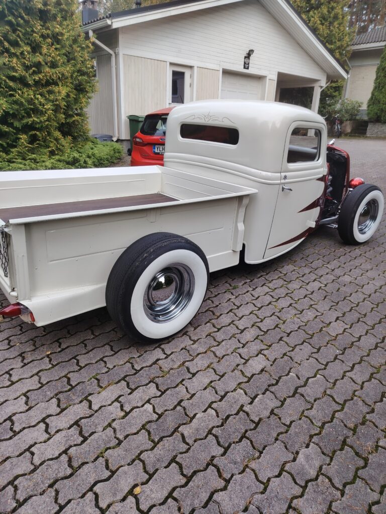 Ford F100 Custom Rod 1937